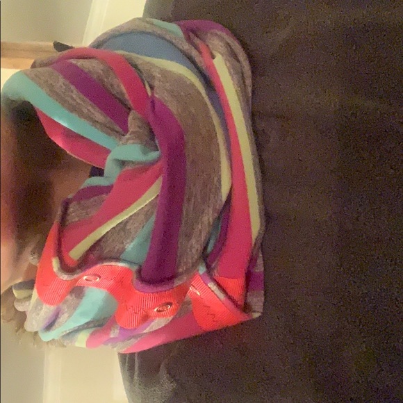 Ivivva scarf - Picture 3 of 3